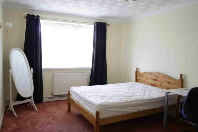 Entire Place·3B···4 St Pauls Road 2