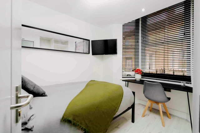 47 Grosvenor road, L15 4