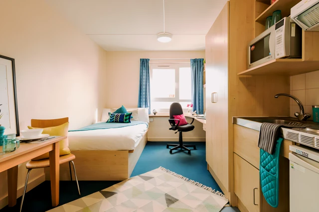 GoBritanya McMillan Residence