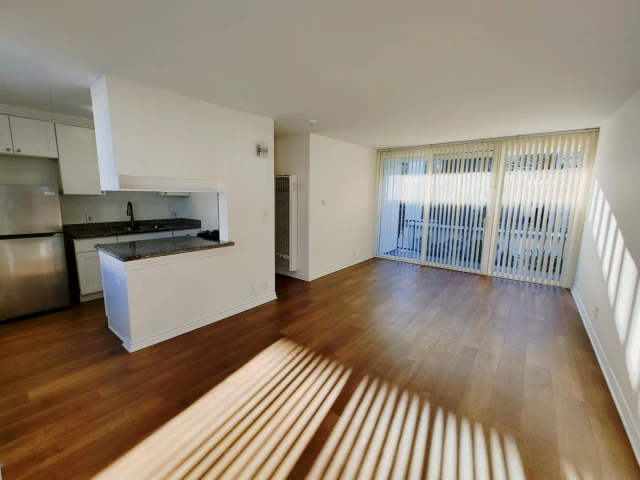 2641 Centinela Ave 4