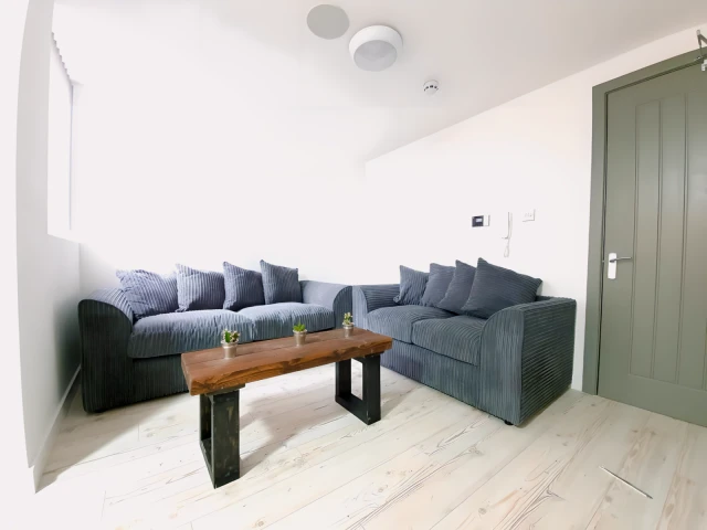 103 Cranborne Road