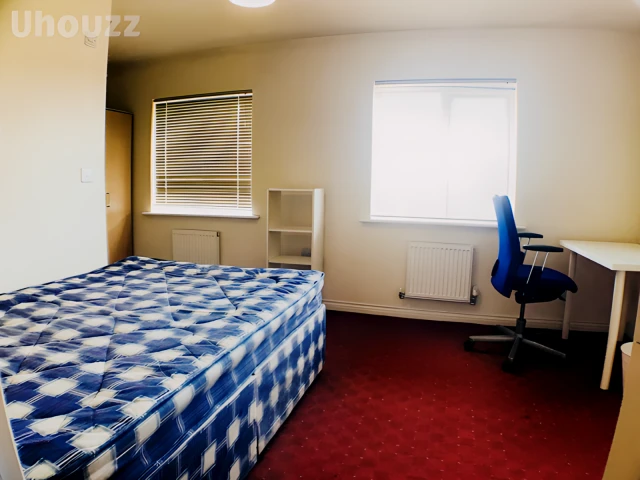 Entire Place·4B4B···117 Signet Square 2