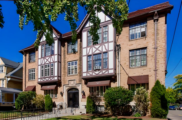 1447 Chapel Street 3