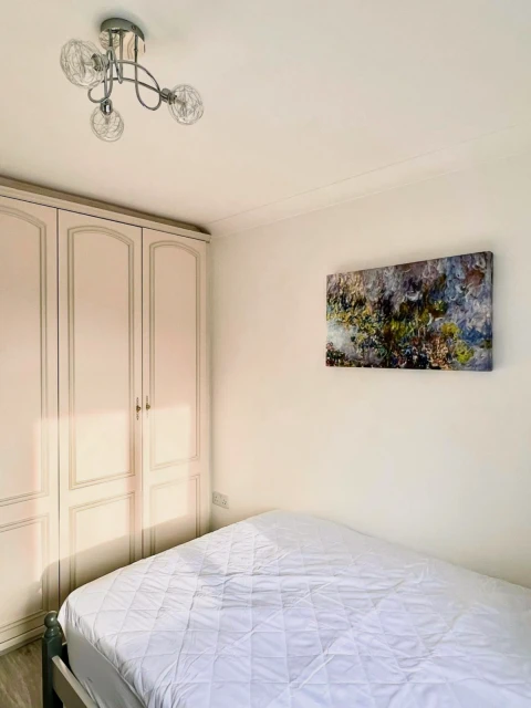 Shared Place·4B3B··1,2·7 Bishopsgate Walk, Chichester 2