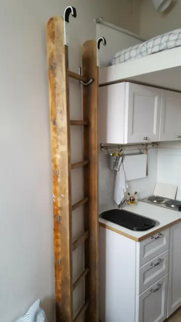 studio near Piazza della Repubblica 4