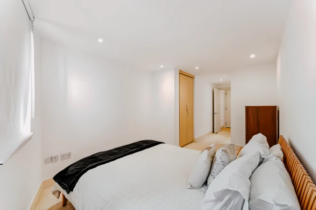 Orion Point, Crews Street, Docklands, London, E14 4