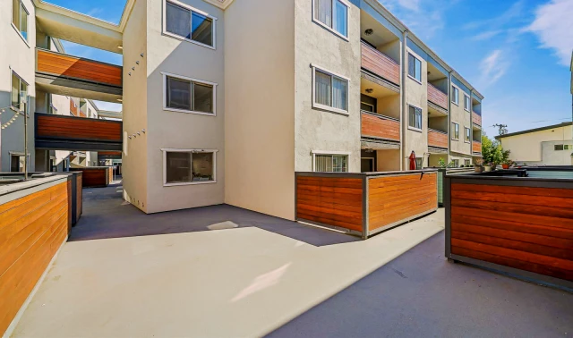 The Village at Toluca Lake 4