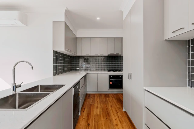 1/11 Paul Street, Doncaster 2