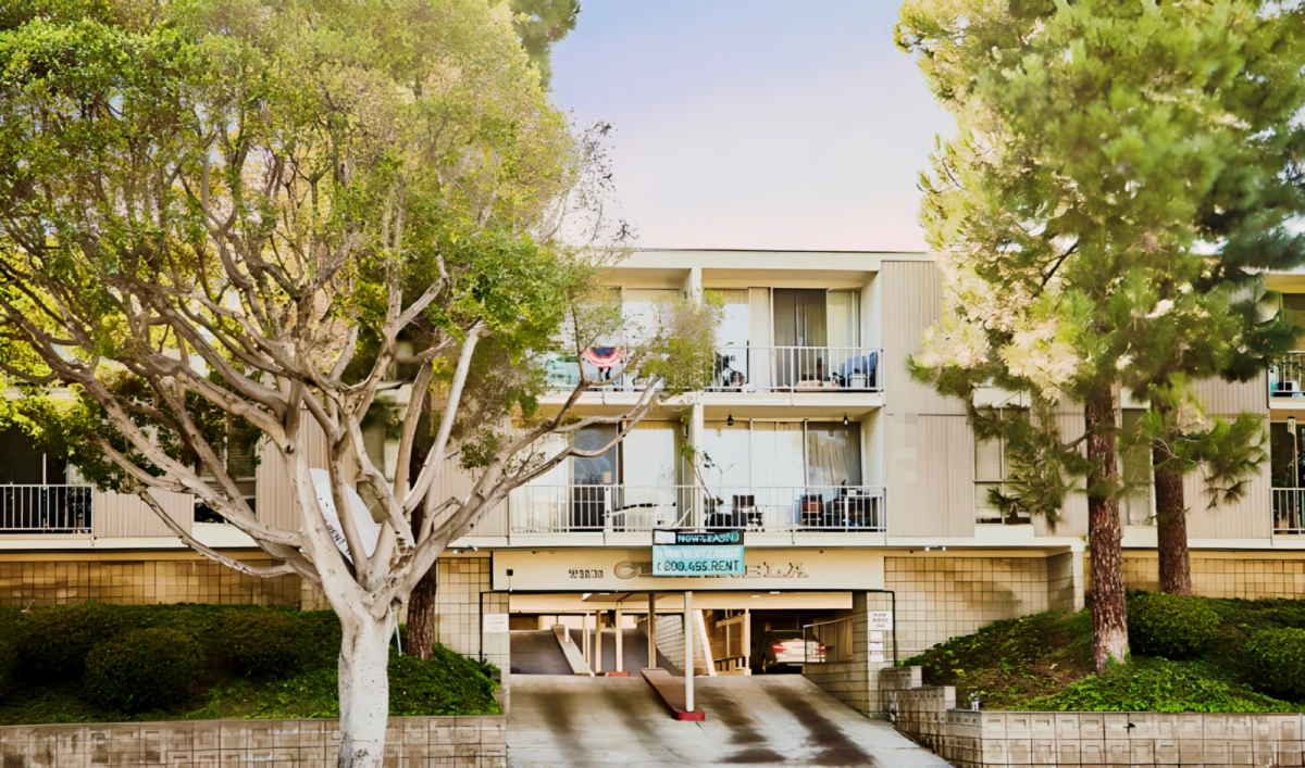 2641 Centinela Ave 0