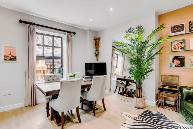 Central Castle House 3