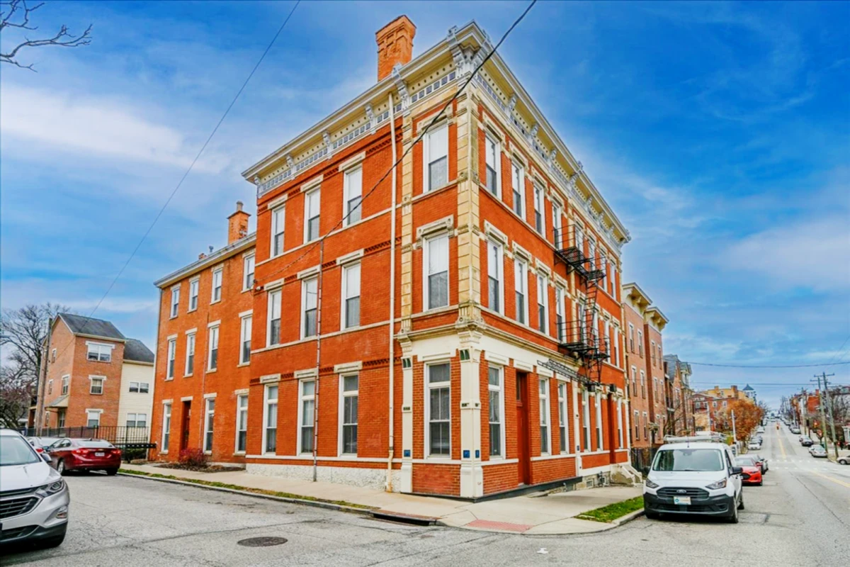 213-215 E. University 0