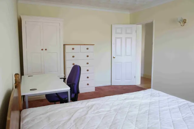 Entire Place·3B···4 St Pauls Road 3