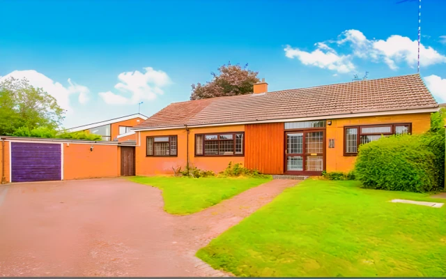 8 Evesham Walk,Cannon Park
