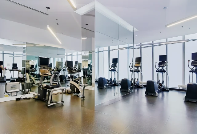 York St & Bremner Blvd 4