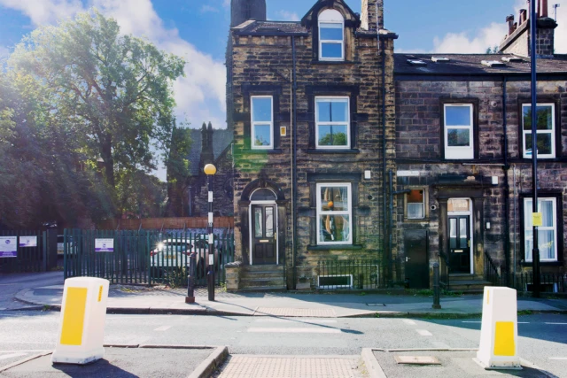 Flat 2, 1 VICTORIA ROAD 1