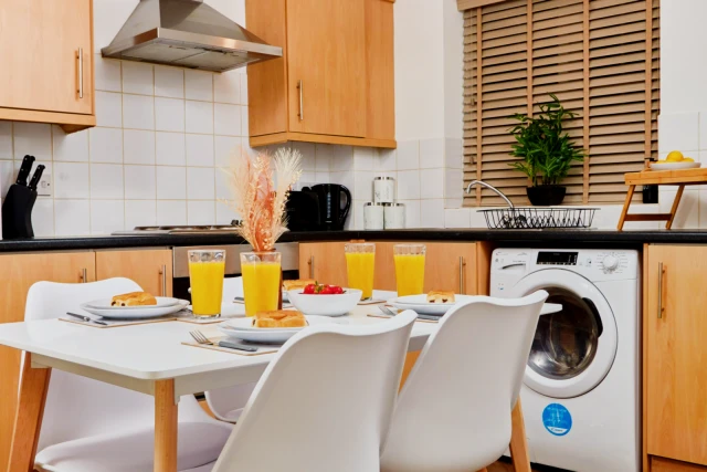 2 Saint Michael's Lane 4