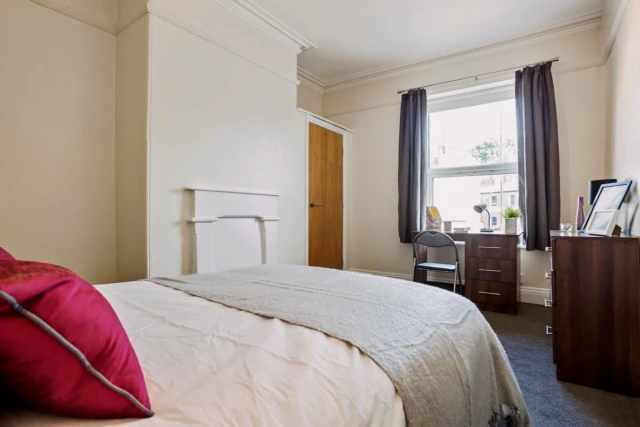 Flat 2, 1 VICTORIA ROAD 2