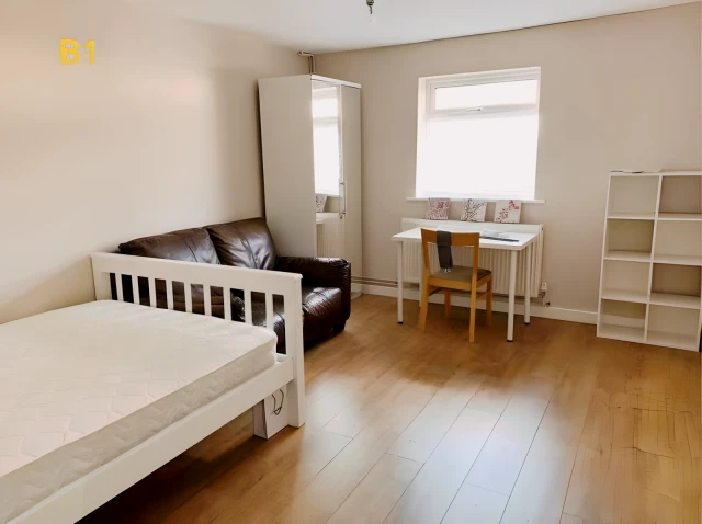 Entire Place·4B2B···Lismore Close 4