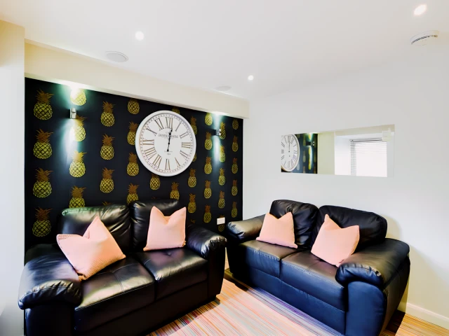 2 Queen Anne Street 3