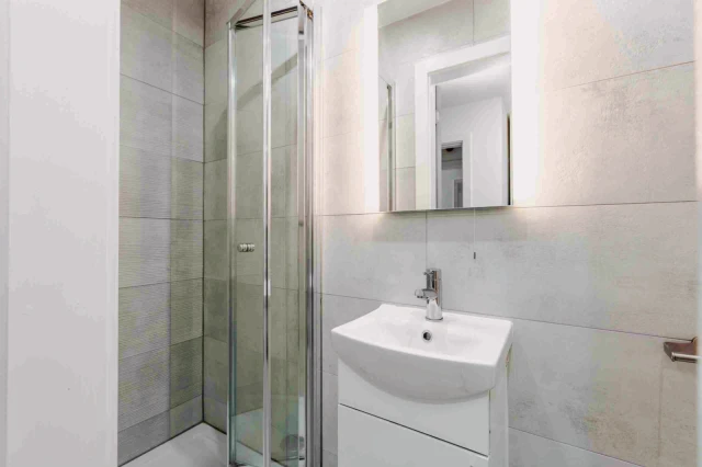 19 Langdale Road – flat 2 4