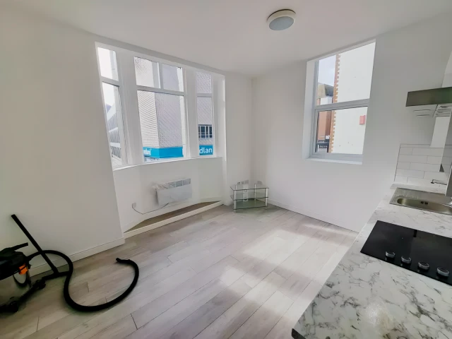 ST-High Street West 3