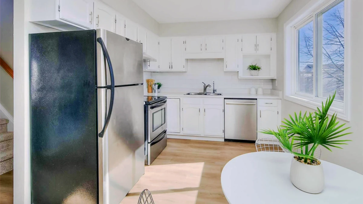 645 Grange Crescent 0