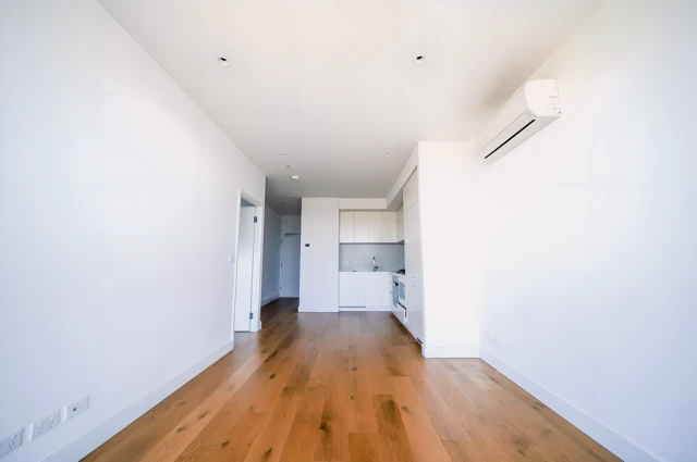 850 Whitehorse Road 4