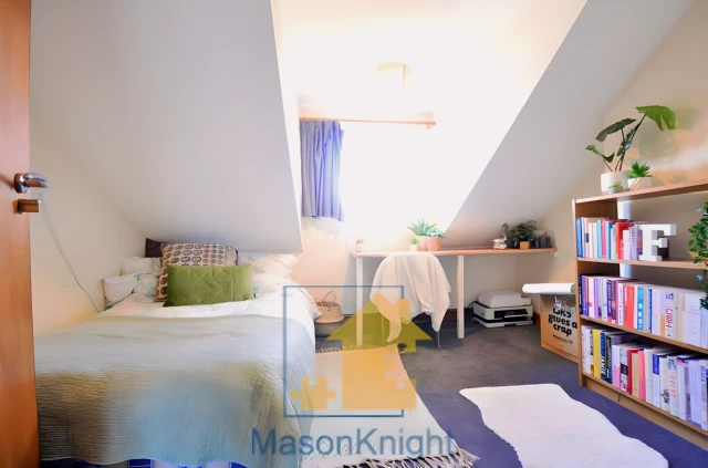 Entire Place·6B2B···9 Rose Cottage, Hubert Road 1