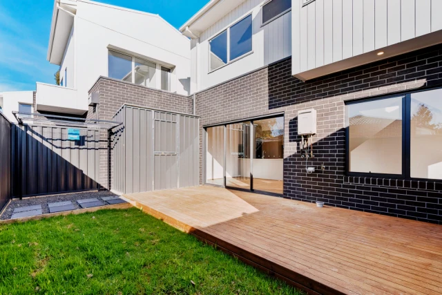 1/11 Paul Street, Doncaster 3