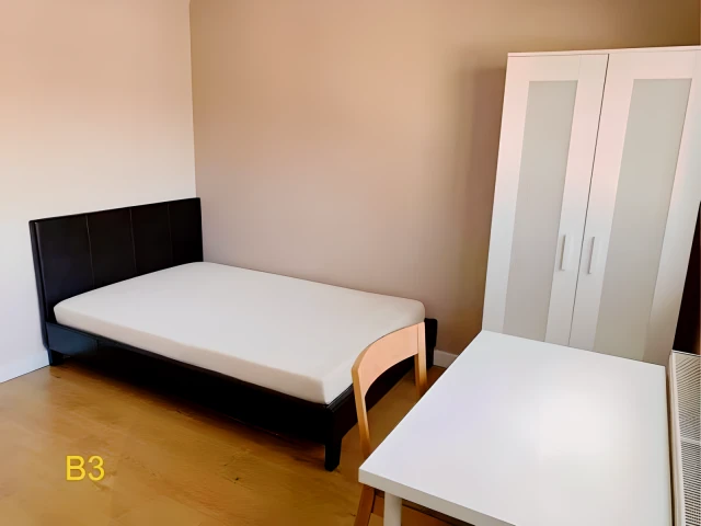 Entire Place·4B2B···Lismore Close 1