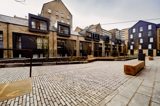 SL-Edinburgh Castle View