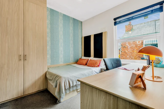 Flat 5, 63 Brudenell Road