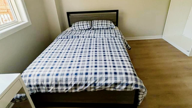 645 Grange Crescent 1