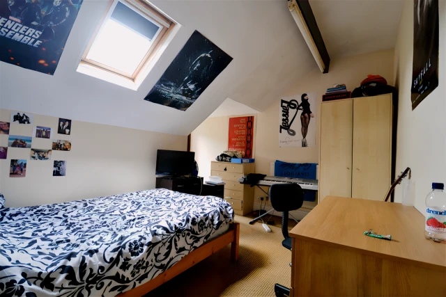 Entire Place·5B2B···964 Pershore Road, Selly Oak 1