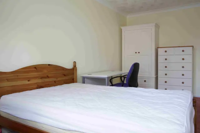 Entire Place·3B···4 St Pauls Road 1