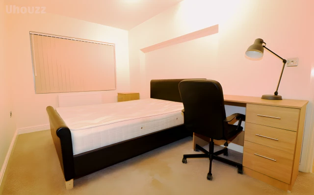 Entire Place·1B1B··1·5 Queen Victoria Rd 1