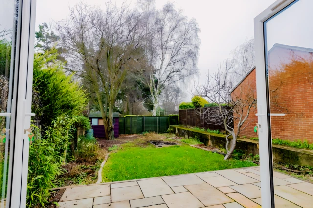 5 bed house (sleeps 9) with parking 2