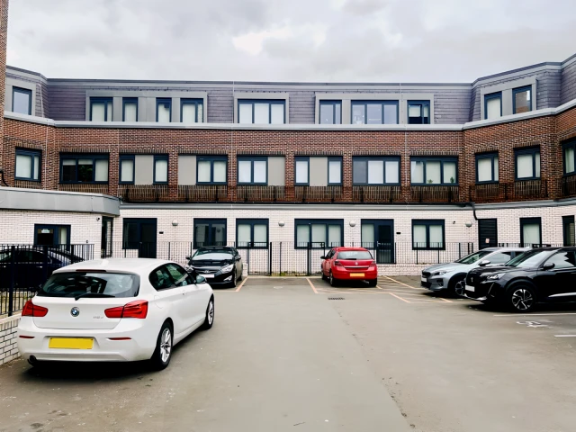 St. Peters Street 25635# 3