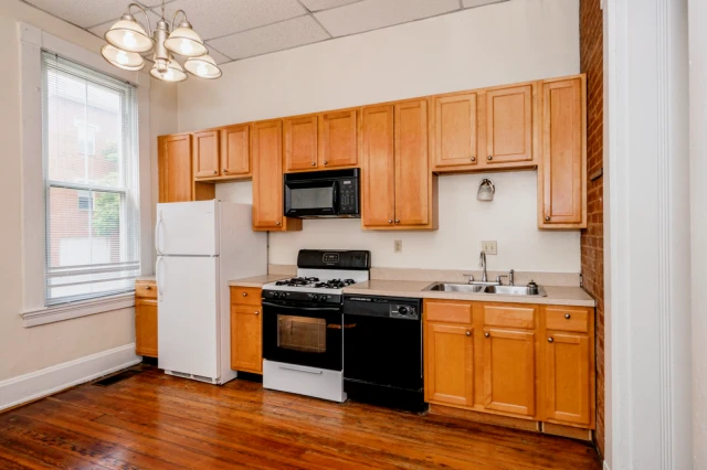 213-215 E. University 3