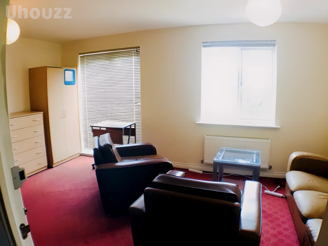 Entire Place·4B4B···117 Signet Square 1