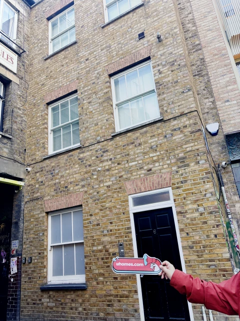 SL-Flat 3, Greek Street