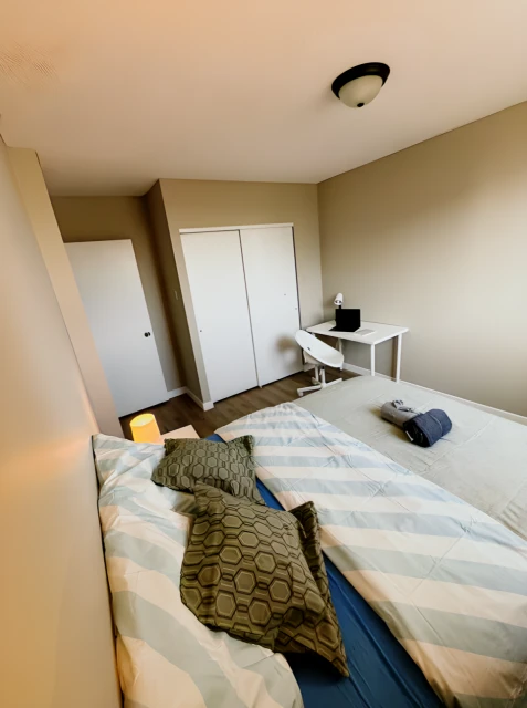 12 Avenue SW & 13 Avenue SW 4